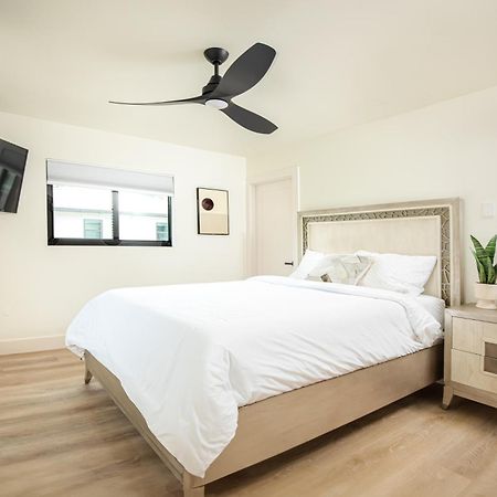 Black Vanilla - Stylish Symphony 3Miles Downtown Naples Exterior photo